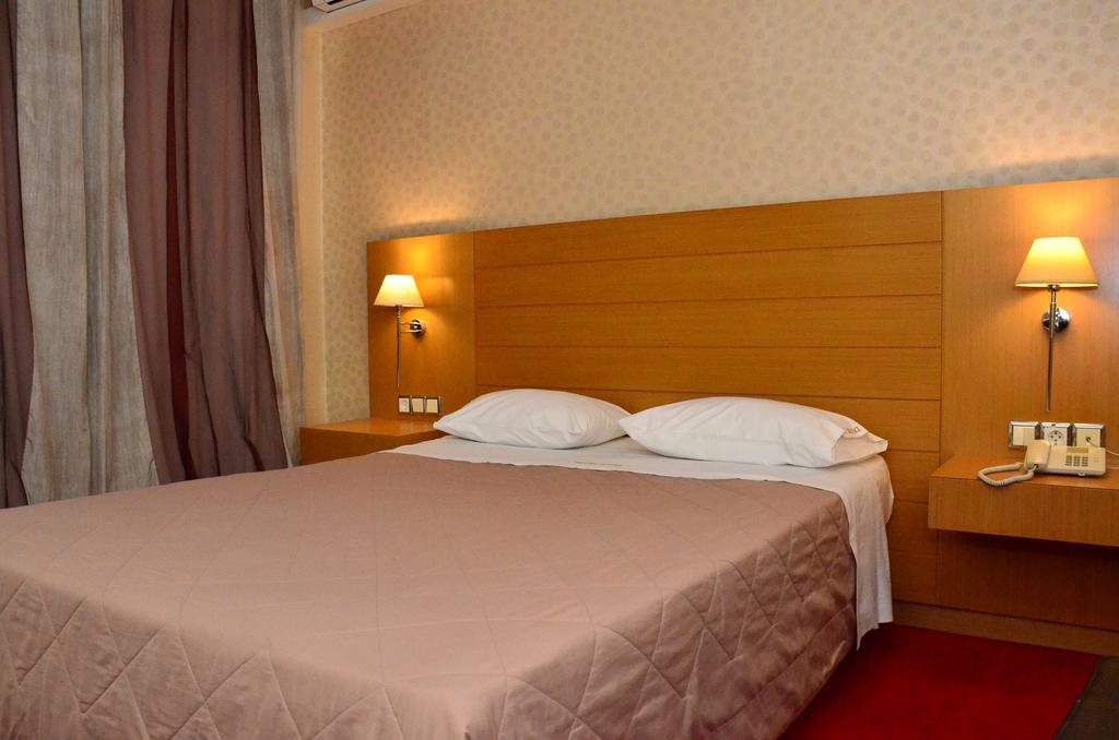 Deves Hotel Nauplia Esterno foto