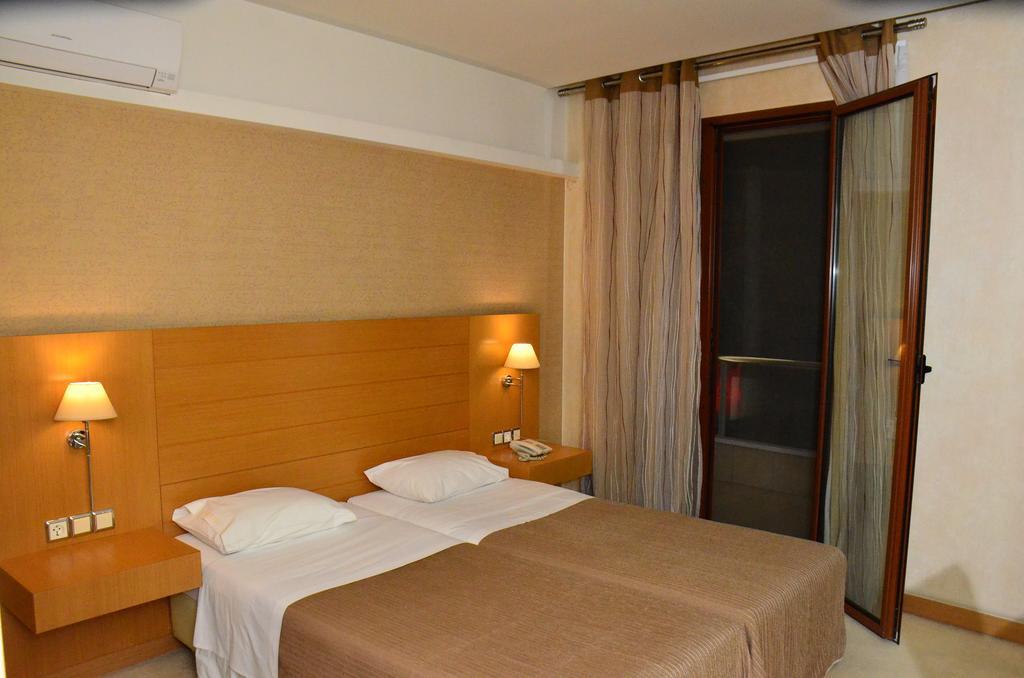 Deves Hotel Nauplia Esterno foto